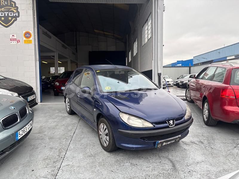 Usado Peugeot 206 75 CV (55 kW) 2002 Azul Berlina