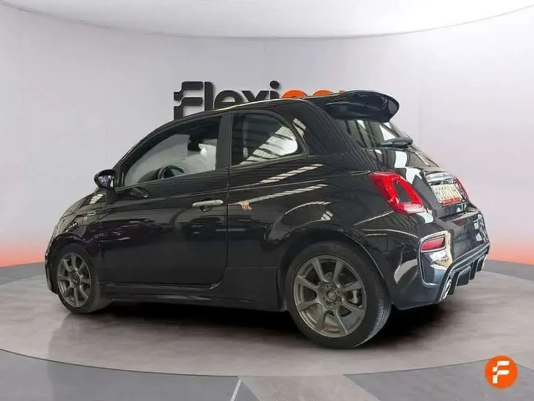 Usado Abarth 595 165 CV (121 kW) 2022 Negro Berlina