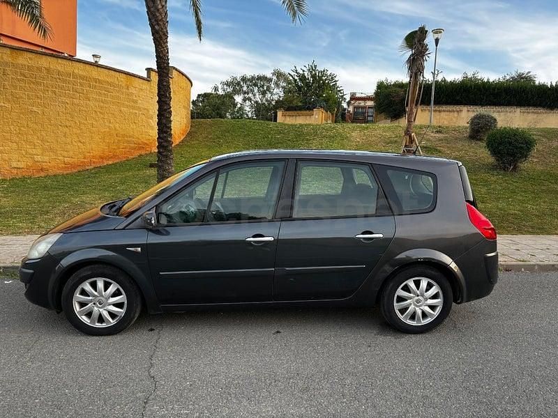 Usado Renault Grand Scénic III Expression 105 CV (77 kW) 2010 Gris / plata Monovolumen