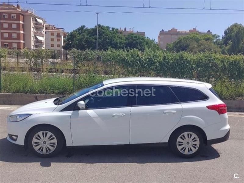 Usado Ford Focus Business Edition 120 CV (88 kW) 2016 Blanco Familiar