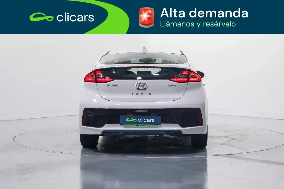 Usado Hyundai Ioniq 105 CV (77 kW) 2016 Blanco Utilitario
