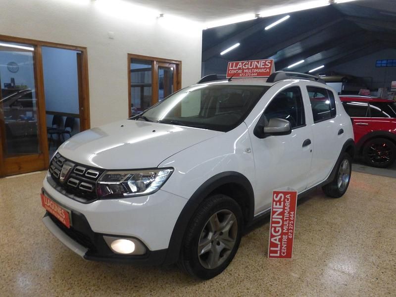 Usado Dacia Sandero Comfort 90 CV (66 kW) 2018 Blanco Berlina