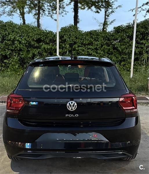 Usado VW Polo Advance 95 CV (69 kW) 2020 Negro Utilitario