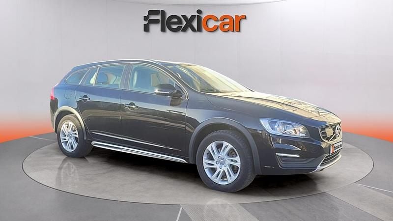 Usado Volvo V60 Kinetic 150 CV (110 kW) 2018 Negro Familiar