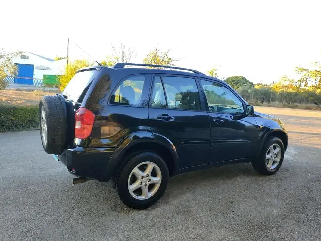 Begagnad Toyota RAV4 Luna 150 HK (110 kW) 2000 Svart SUV