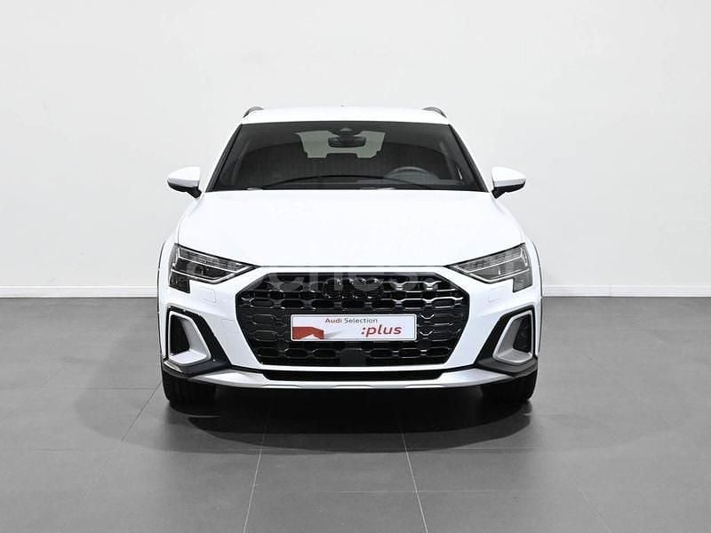 Usado Audi A3 Ambiente 150 CV (110 kW) 2025 Blanco Berlina