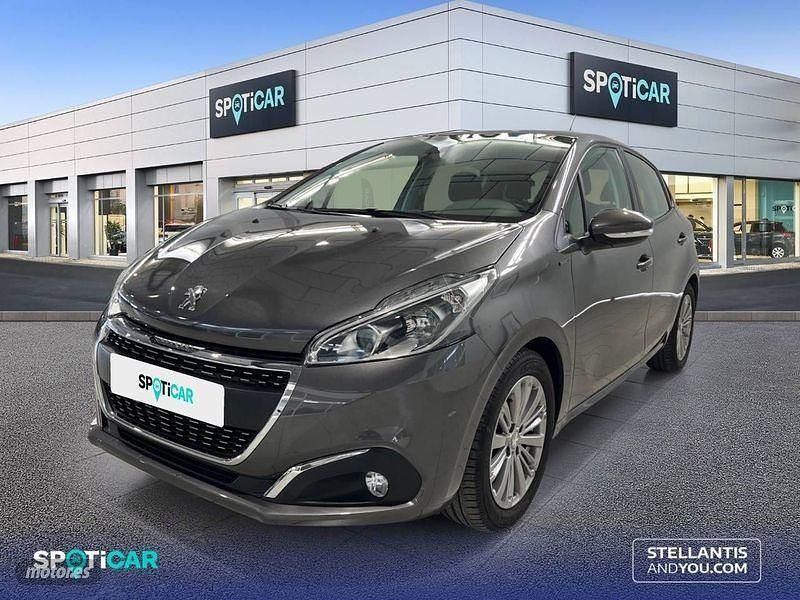 Gris Usado 2019 Peugeot 208 Signature Sky Utilitario | 9195 € (Buen precio) - Imagen 1/4