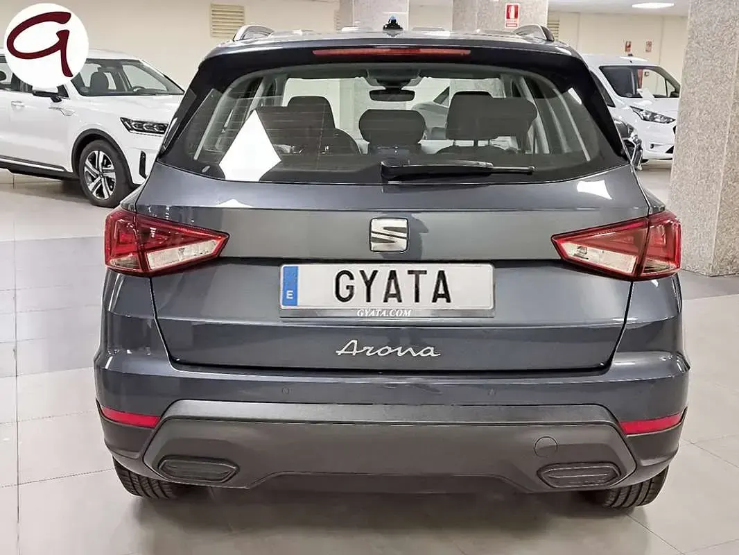 Usado Seat Arona Style 116 CV (85 kW) 2025 Gris SUV