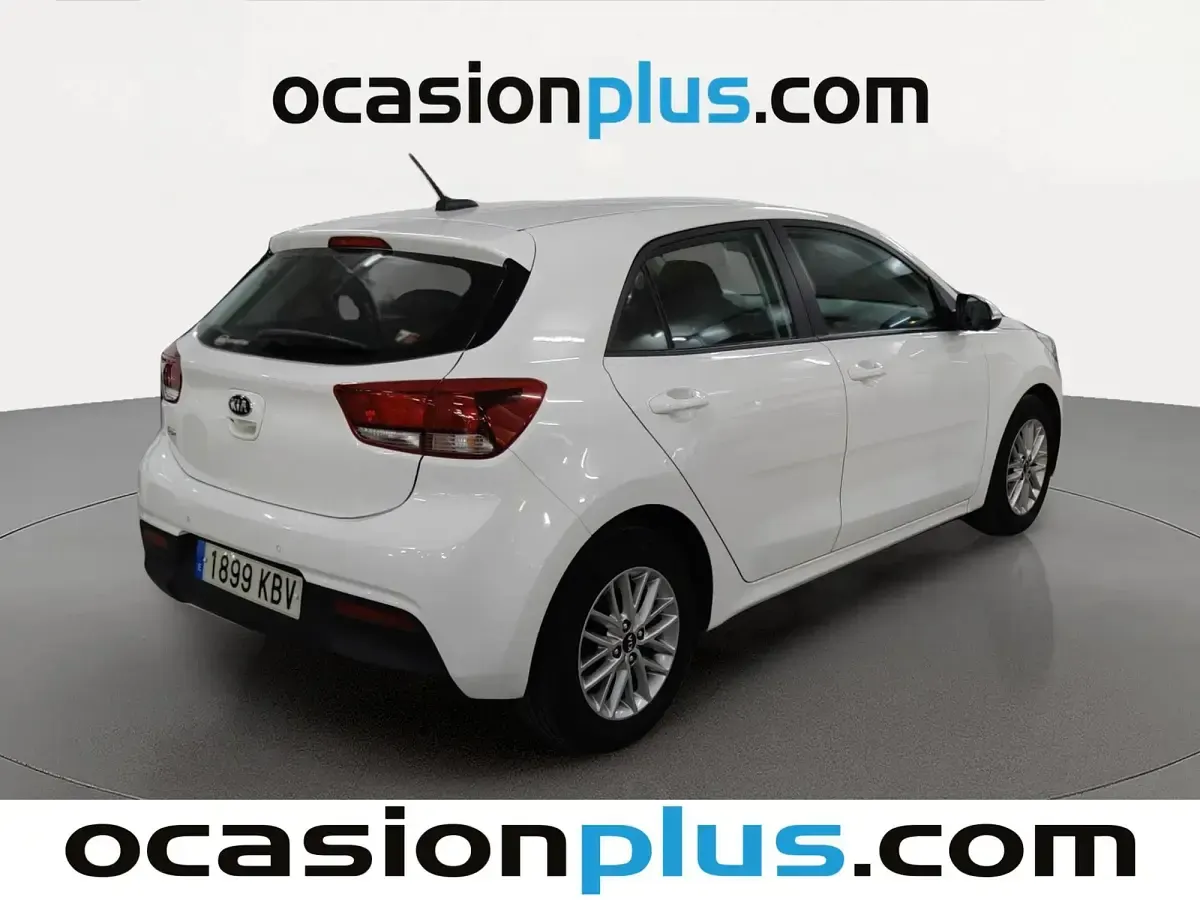 Usado Kia Rio 84 CV (61 kW) 2017 Blanco Utilitario