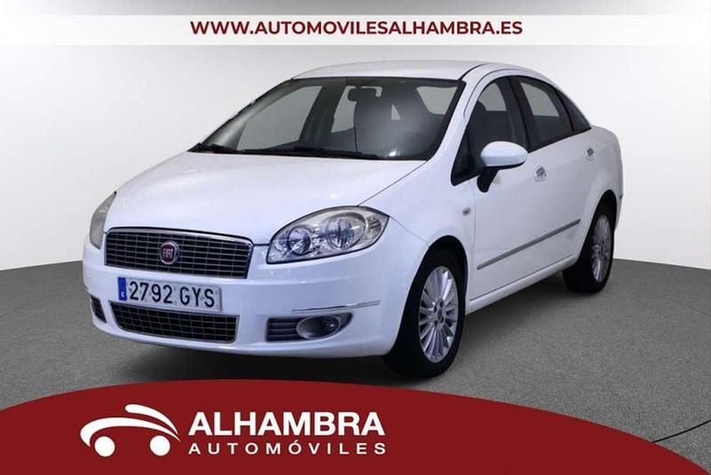 Usado Fiat Linea Emotion 105 CV (77 kW) 2010 Blanco Berlina