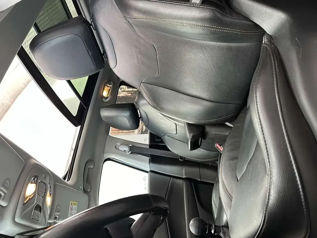 Usado Jeep Compass Limited 140 CV (102 kW) 2019 Gris SUV
