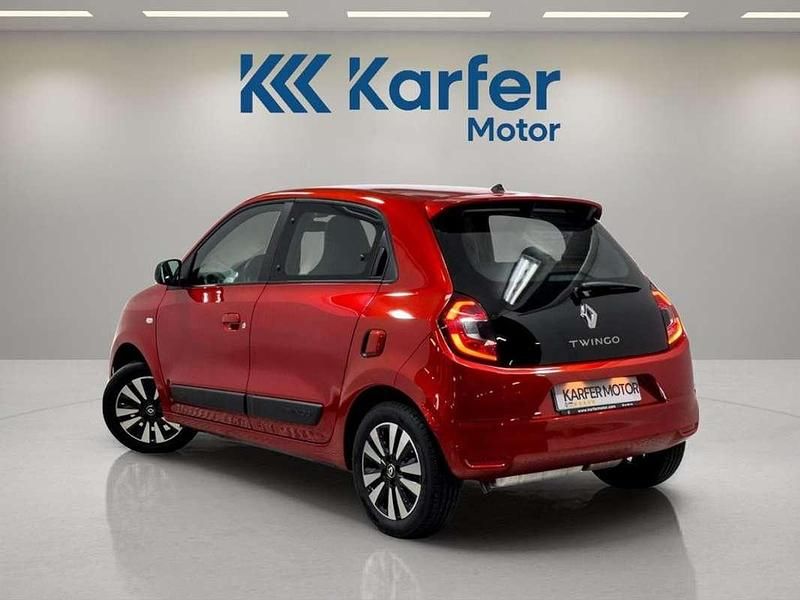 Usado Renault Twingo Intens 75 CV (55 kW) 2020 Rojo Utilitario