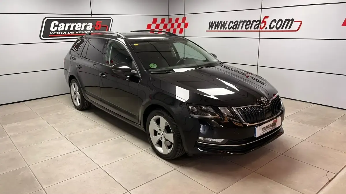 Usado Skoda Octavia LAURIN & KLEMENT 180 CV (132 kW) 2017 Azul Familiar