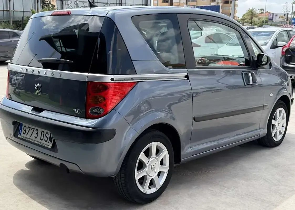 Usado Peugeot 1007 75 CV (55 kW) 2008 Gris Monovolumen