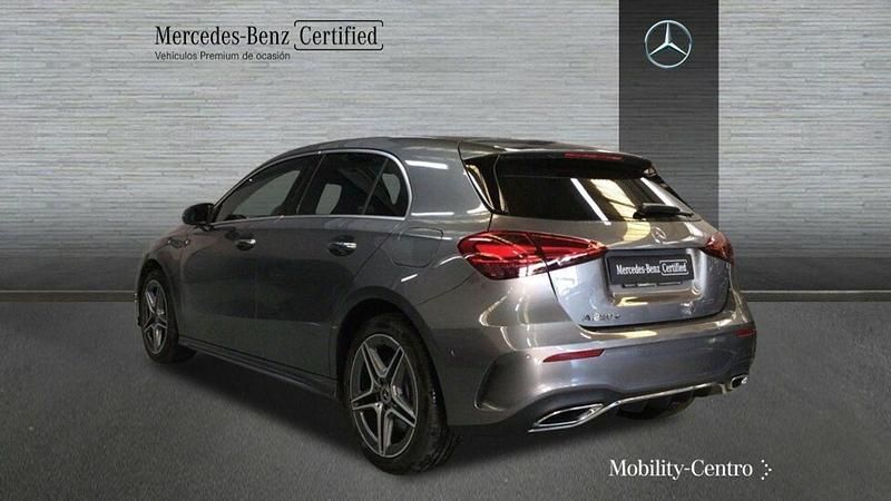 Usado Mercedes A250 AMG line 217 CV (159 kW) 2024 Iridiumsilver, metallic paint Utilitario