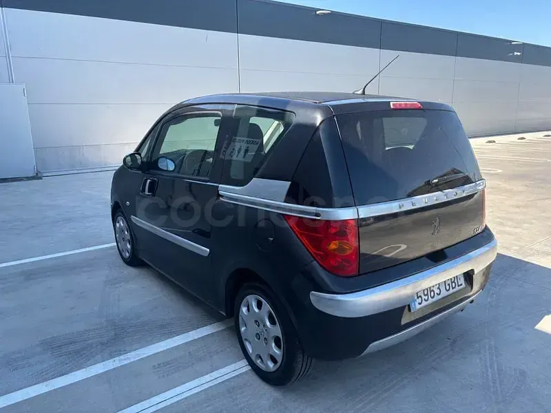 Usado Peugeot 1007 Sport 75 CV (55 kW) 2008 Negro Monovolumen