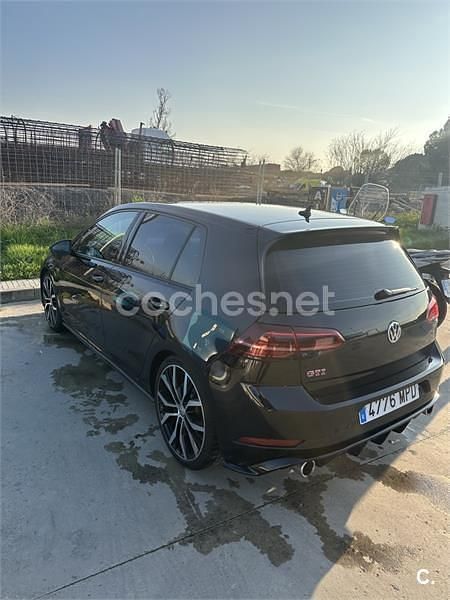 Usado VW Golf VII GTI 245 CV (180 kW) 2018 Negro Berlina