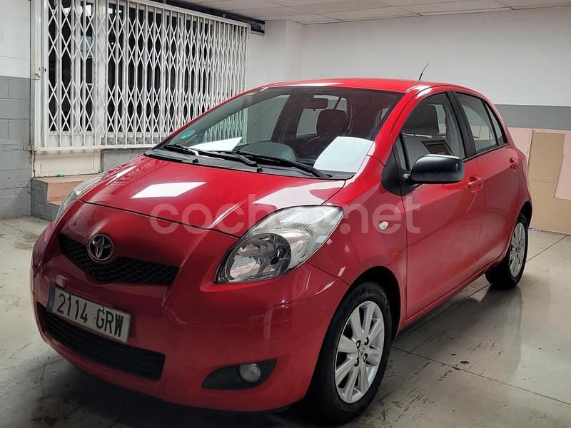 Rojo Usado 2009 Toyota Yaris Active Berlina | 4500 € (Precio justo) - Imagen 1/4