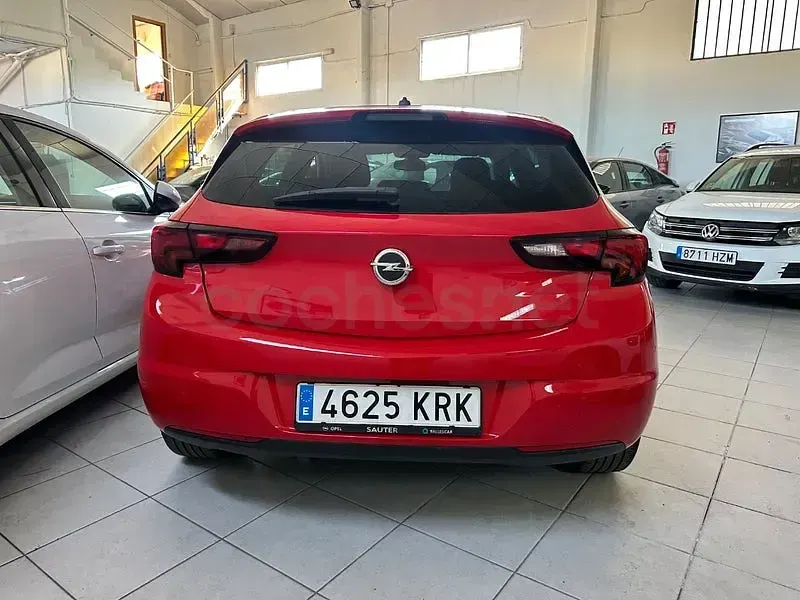 Usado Opel Astra Selective 105 CV (77 kW) 2018 Rojo Berlina