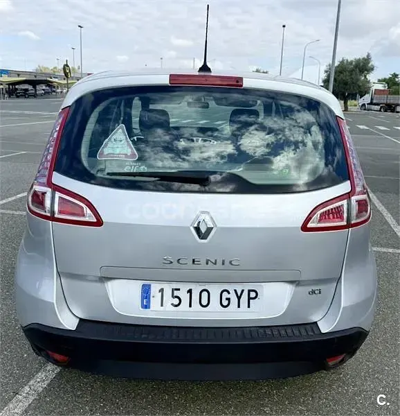 Usado Renault Scenic E-Tech Dynamique 110 CV (80 kW) 2010 Gris / plata Monovolumen