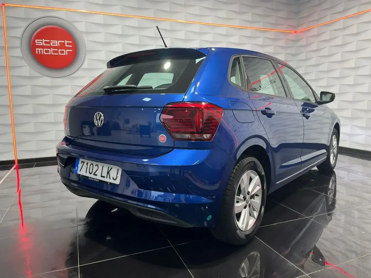 Usado VW Polo Advance 95 CV (69 kW) 2020 Azul Utilitario