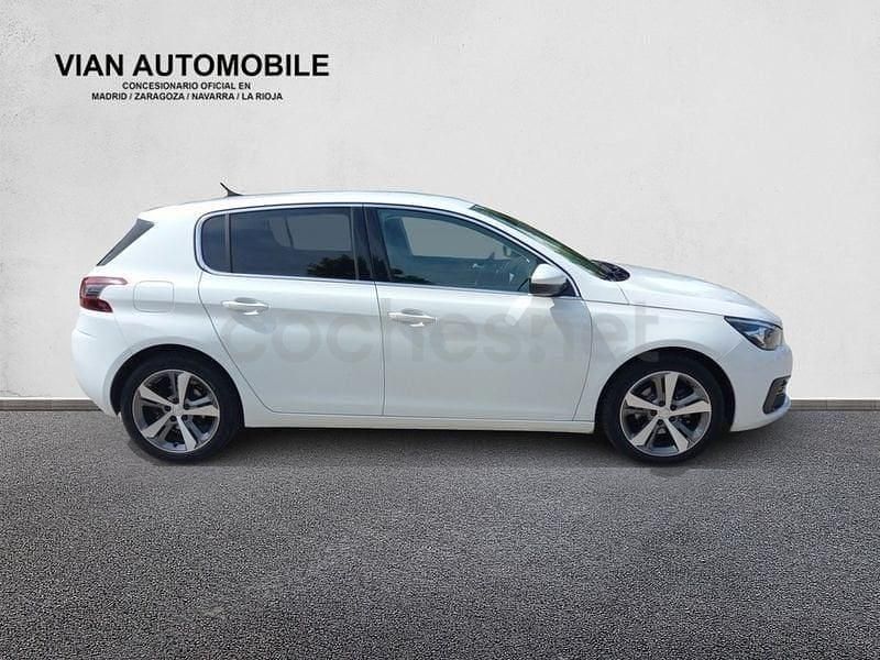 Usado Peugeot 308 Allure 130 CV (95 kW) 2018 Blanco Berlina
