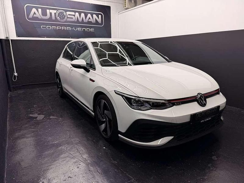 Usado VW Golf VIII GTI 300 CV (220 kW) 2024 Blanco Utilitario