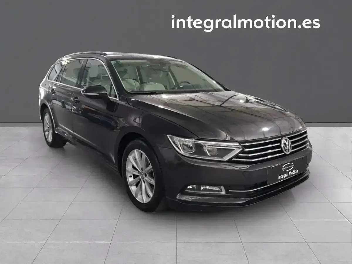 Usado VW Passat Advance 119 CV (87 kW) 2018 Negro Familiar