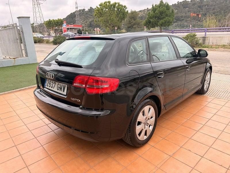 Usado Audi A3 Attraction 105 CV (77 kW) 2009 Negro Utilitario