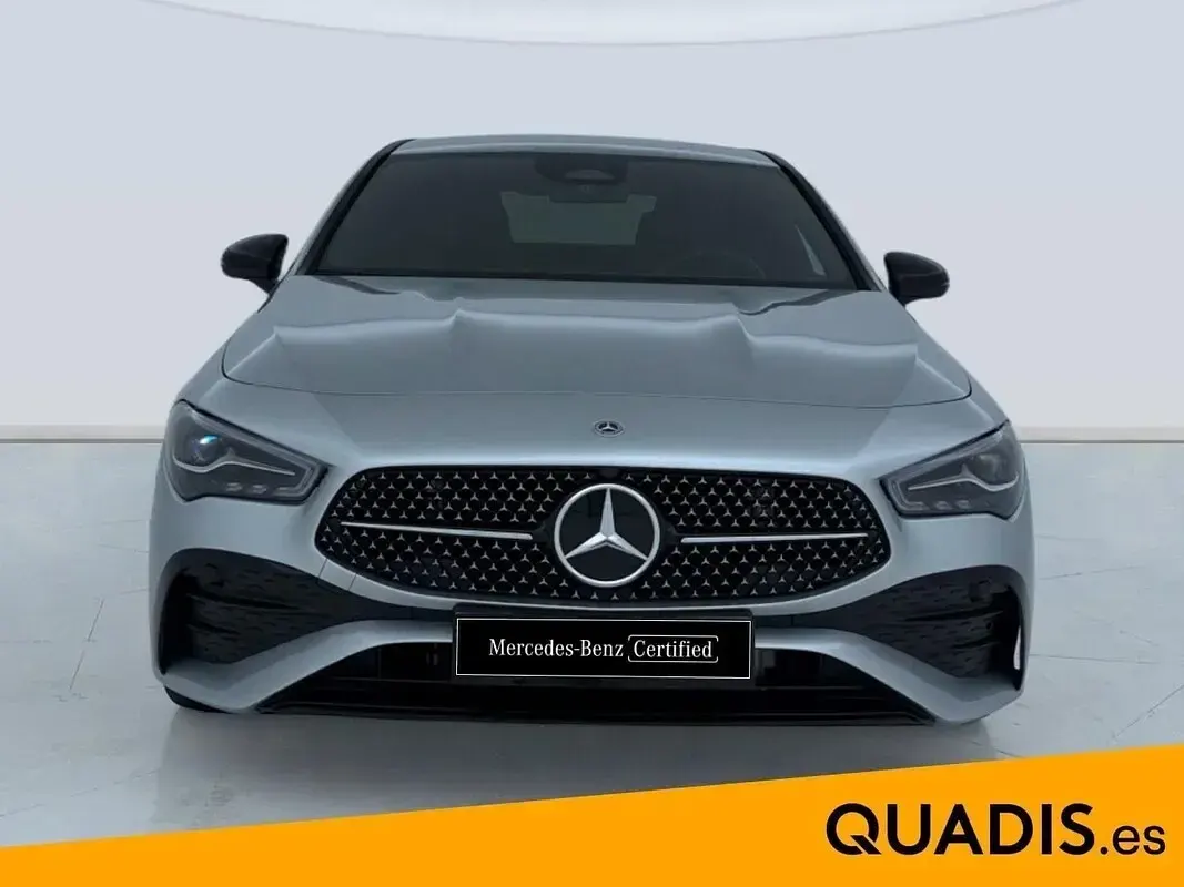 Usado Mercedes CLA220 190 CV (139 kW) 2025 Gris plata Berlina