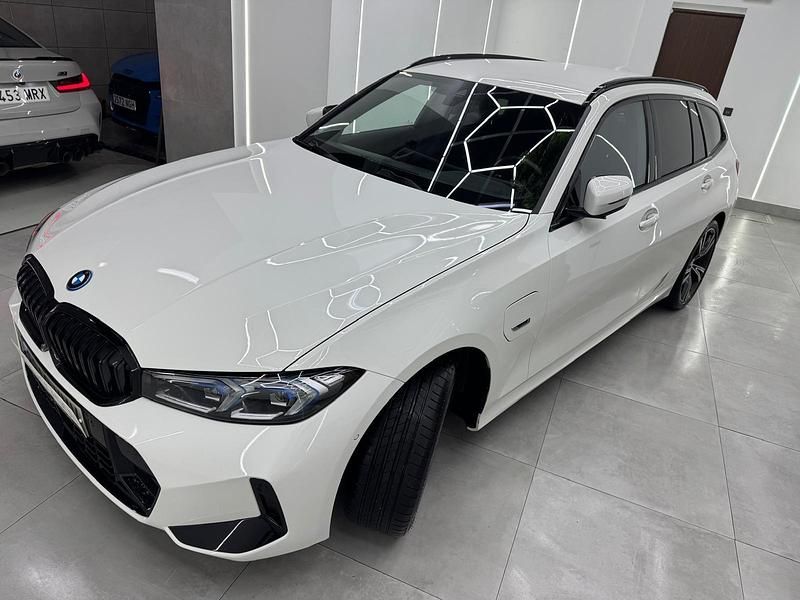 Usado BMW 330e M Sport 292 CV (214 kW) 2022 Blanco Familiar