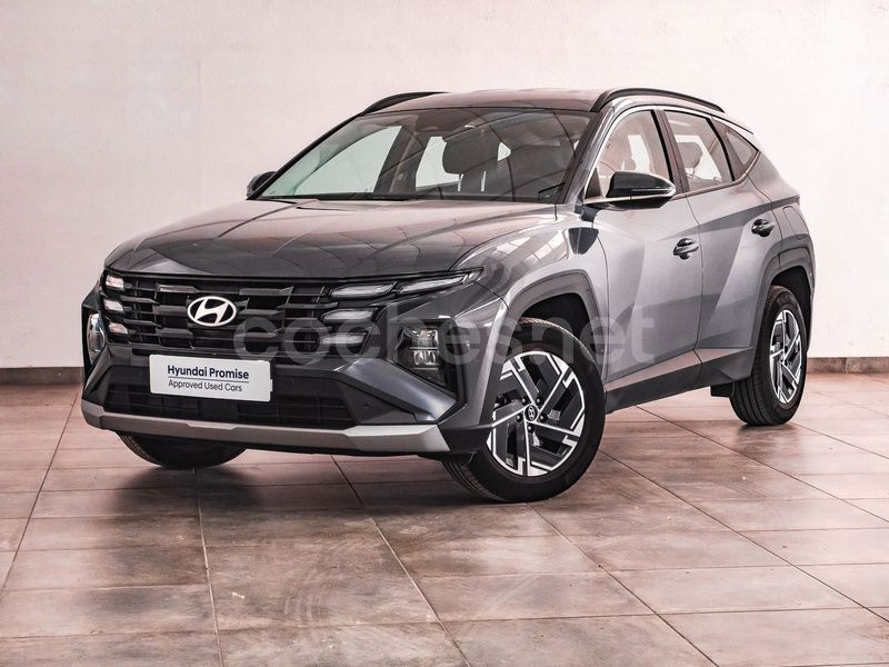 Gris / plata Usado 2024 Hyundai Tucson SUV | 32.990 € (Un poco caro) - Imagen 1/4