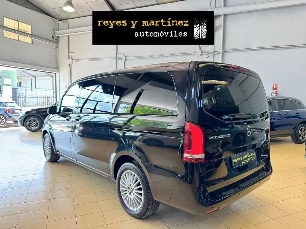Usado Mercedes Vito 163 CV (119 kW) 2021 Negro Van