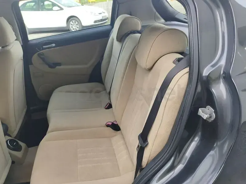 Usado Alfa Romeo 147 Distinctive 120 CV (88 kW) 2008 Negro Utilitario