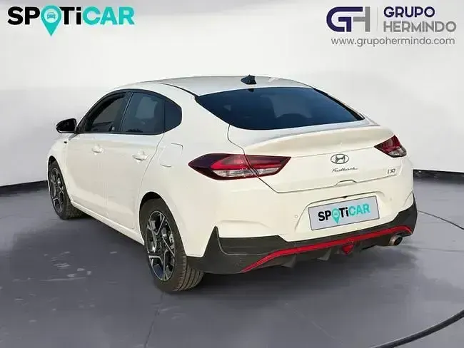 Usado Hyundai i30 N Line 120 CV (88 kW) 2023 Blanco Berlina