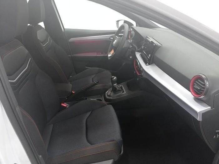 Usado Seat Ibiza FR 116 CV (85 kW) 2025 Blanco Utilitario