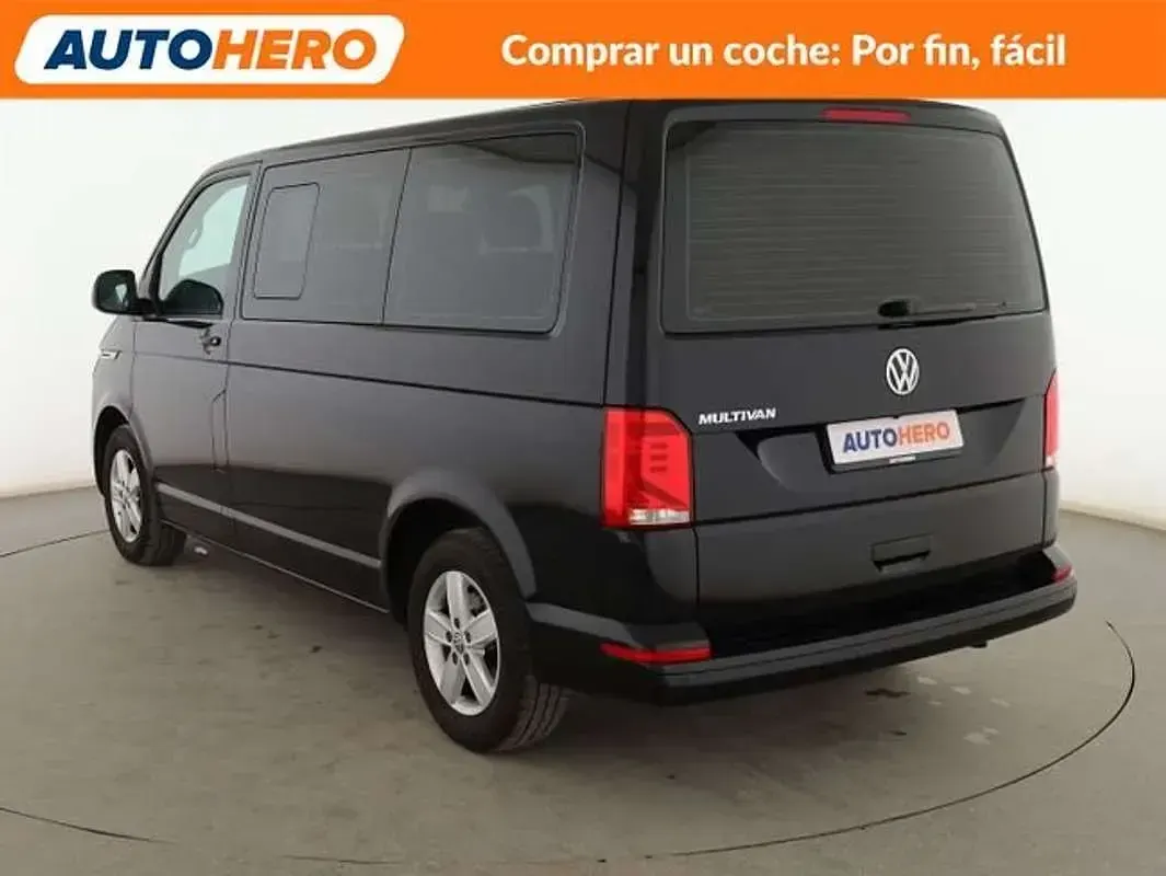 Usado VW Multivan Trendline 150 CV (110 kW) 2021 Negro Monovolumen