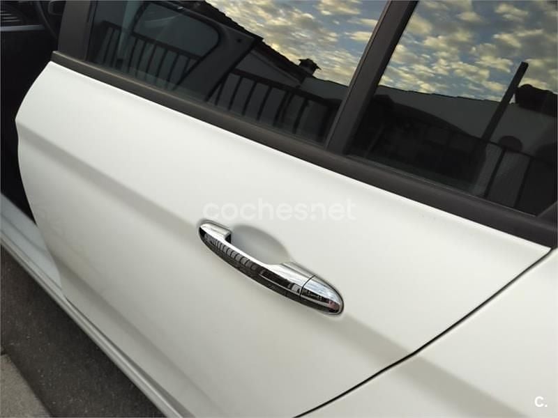 Begagnad Fiat Tipo Easy 95 HK (69 kW) 2017 Vit Sedan