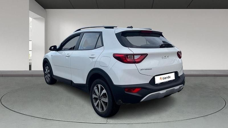 Usado Kia Stonic 100 CV (73 kW) 2024 Blanco SUV