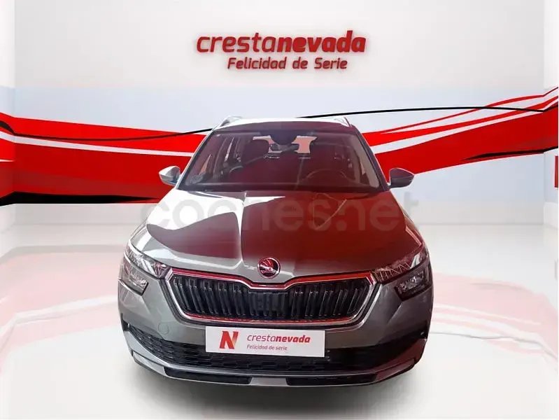 Usado Skoda Kamiq Active 110 CV (80 kW) 2023 Gris / plata SUV