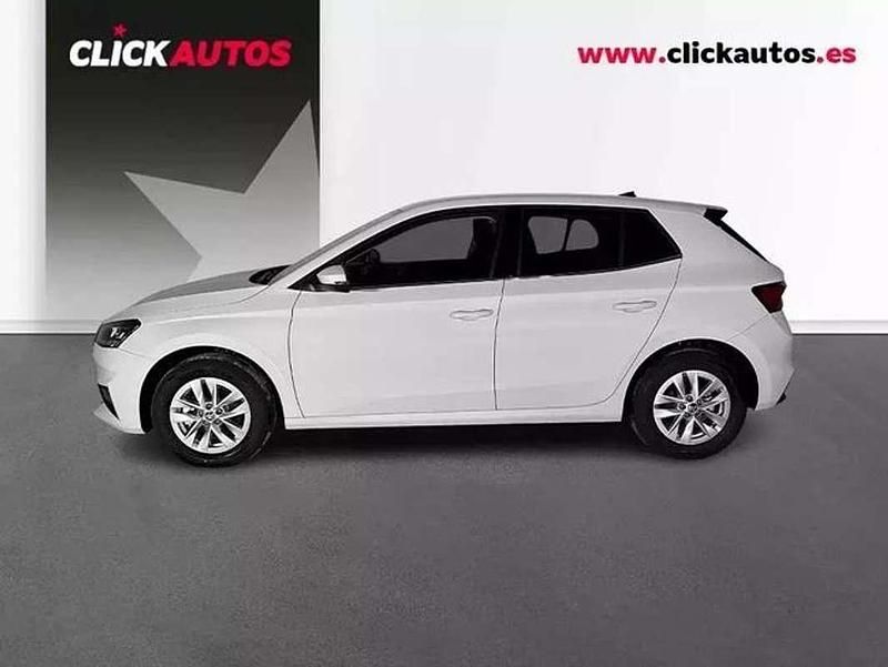 Usado Skoda Fabia Selection 116 CV (85 kW) 2025 Blanco Utilitario