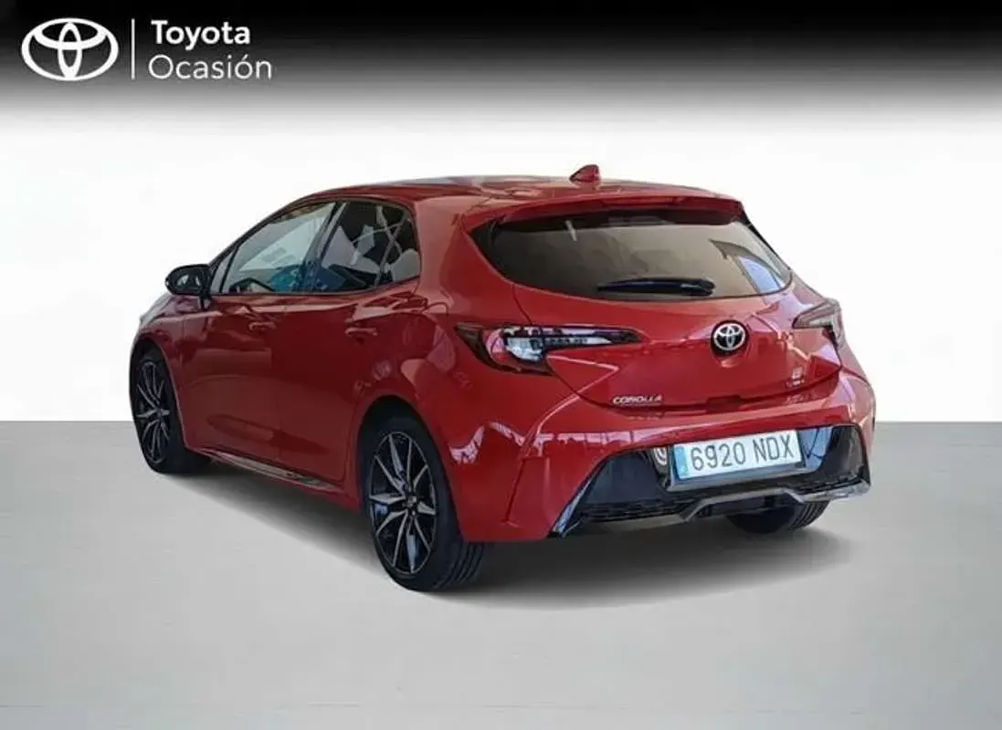 Usado Toyota Corolla Sport 140 CV (102 kW) 2025 Rojo Utilitario