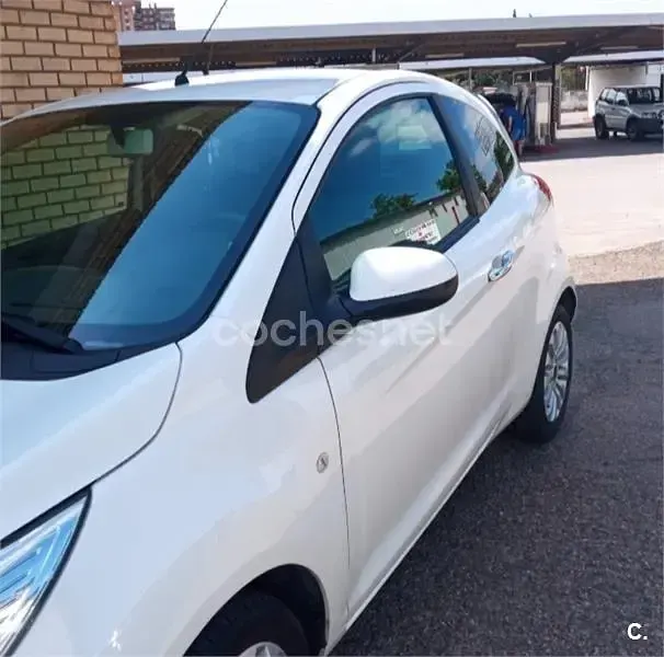 Usado Ford Ka Trend 69 CV (50 kW) 2016 Blanco Berlina