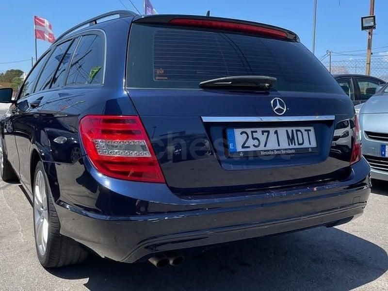 Usado Mercedes C180 120 CV (88 kW) 2013 Azul Familiar