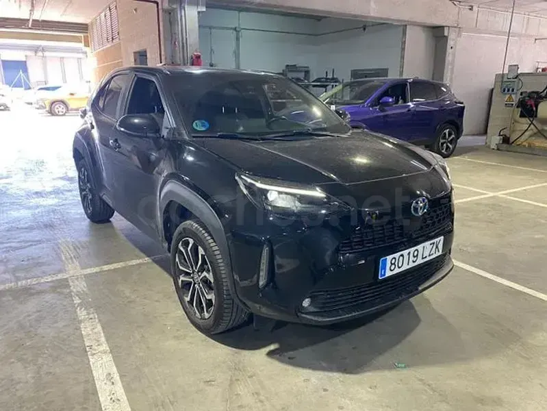 Usado Toyota Yaris Cross Active 116 CV (85 kW) 2022 Negro SUV