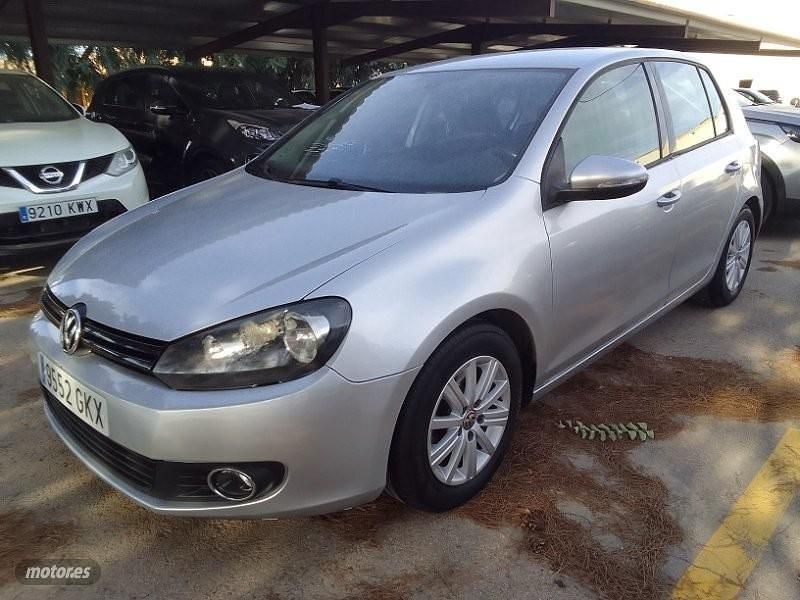 Usado VW Golf VI 105 CV (77 kW) 2009 Plateado Utilitario