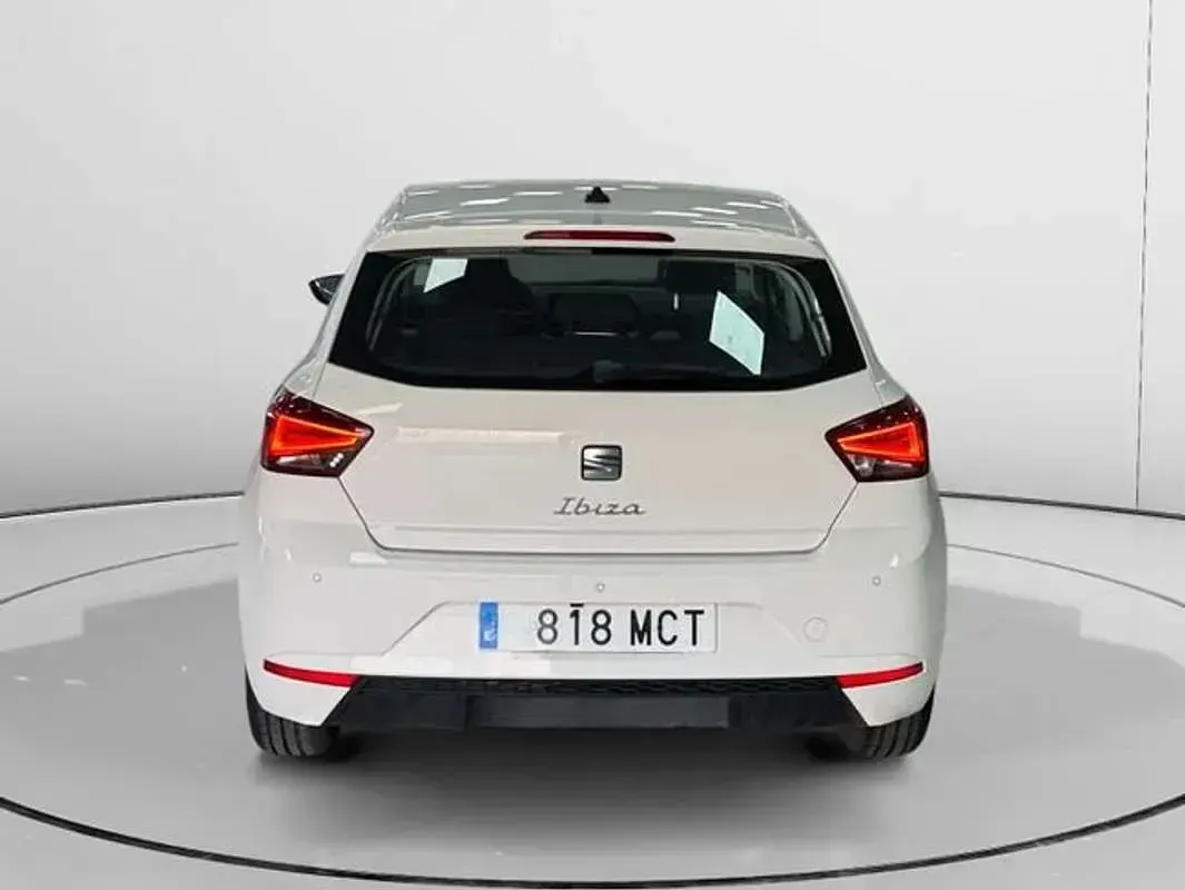 Usado Seat Ibiza Style 110 CV (80 kW) 2022 Blanco Utilitario
