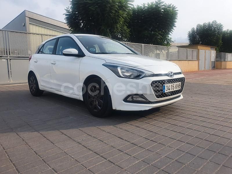 Blanco Usado 2018 Hyundai i20 GO! Berlina | 8990 € (Buen precio) - Imagen 1/4