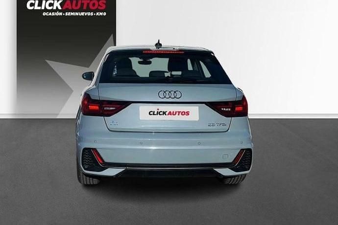 Usado Audi A1 Comfort 95 CV (69 kW) 2024 Rojo Utilitario