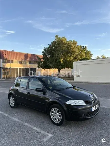 Usado Renault Mégane Dynamique 105 CV (77 kW) 2008 Negro Berlina